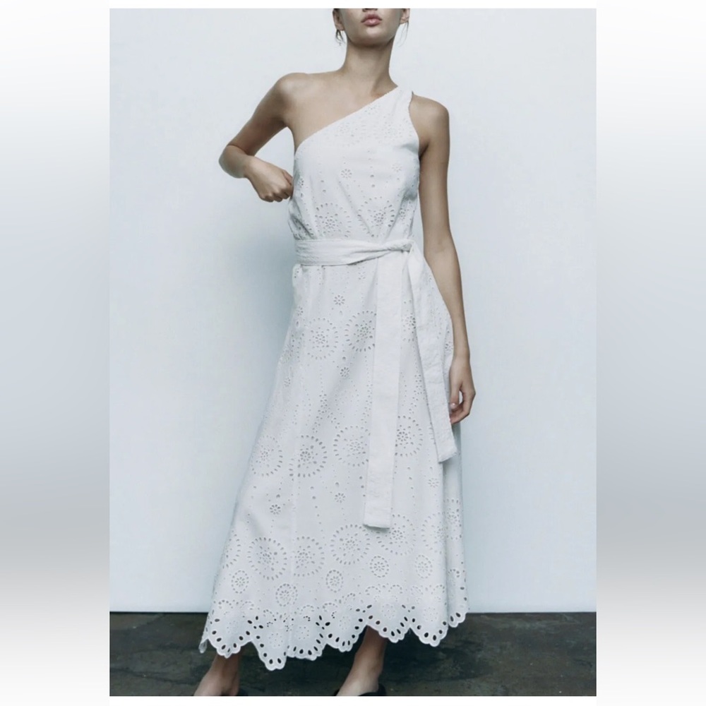 ZARA BLOGGERS FAVORITE ONE SHOULDER WHITE DRESS WITH BELT SIZE XS $120